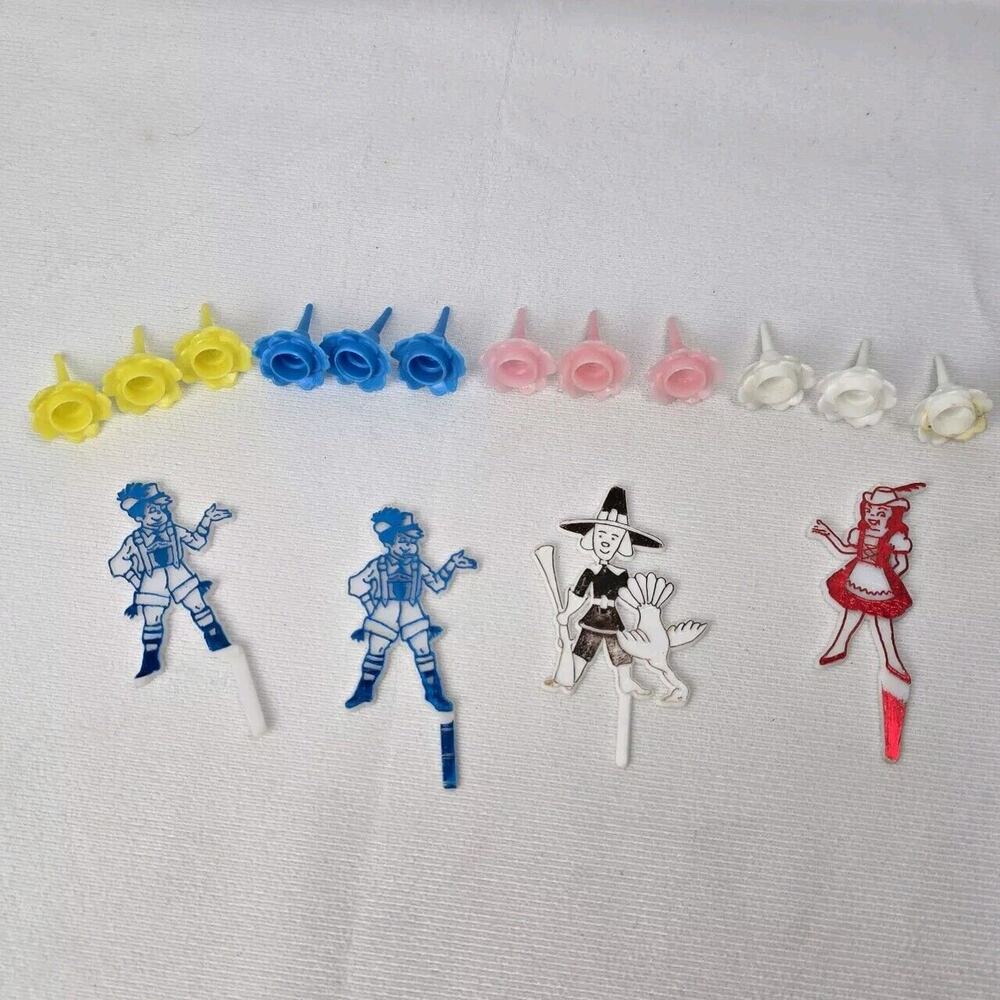 Vtg Plastic Flowers‎ Candle Holders, Bavarian Inn Frankenmuth / Pilgrim Topper